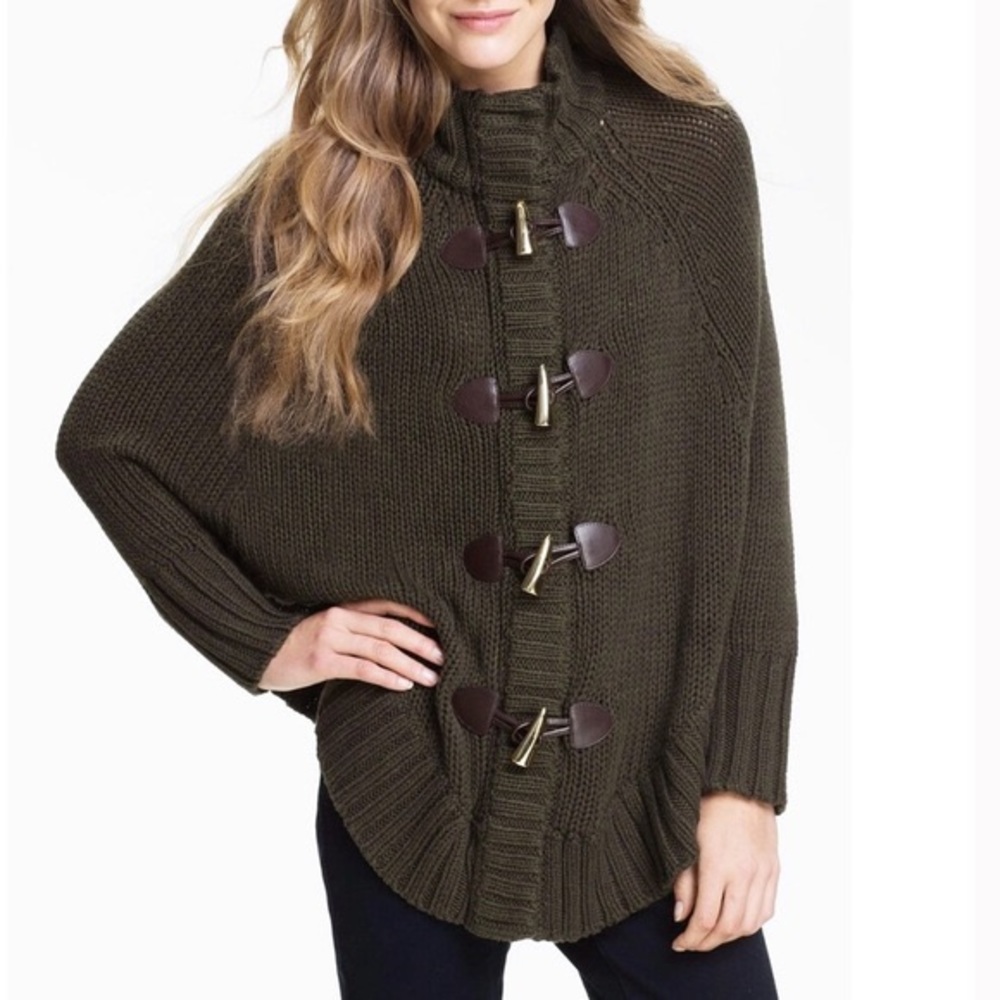 MICHAEL KORS ARMY GREEN TOGGLE KNIT PONCHO